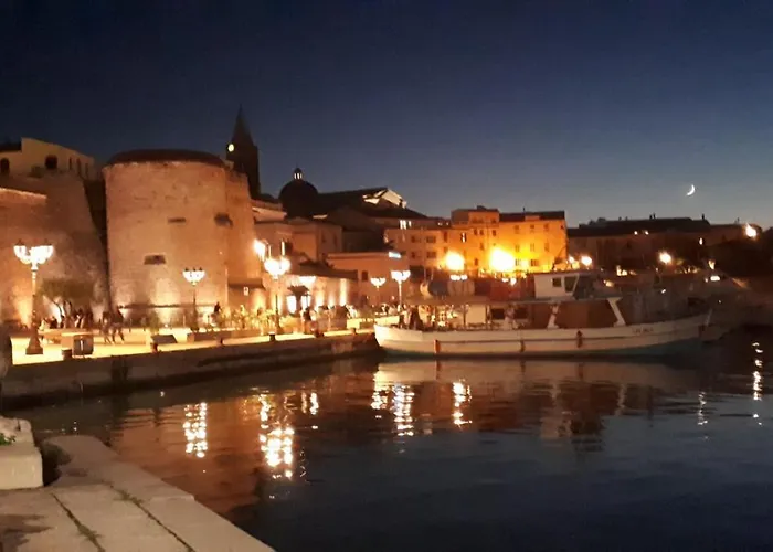 アパート Aura アルゲーロ